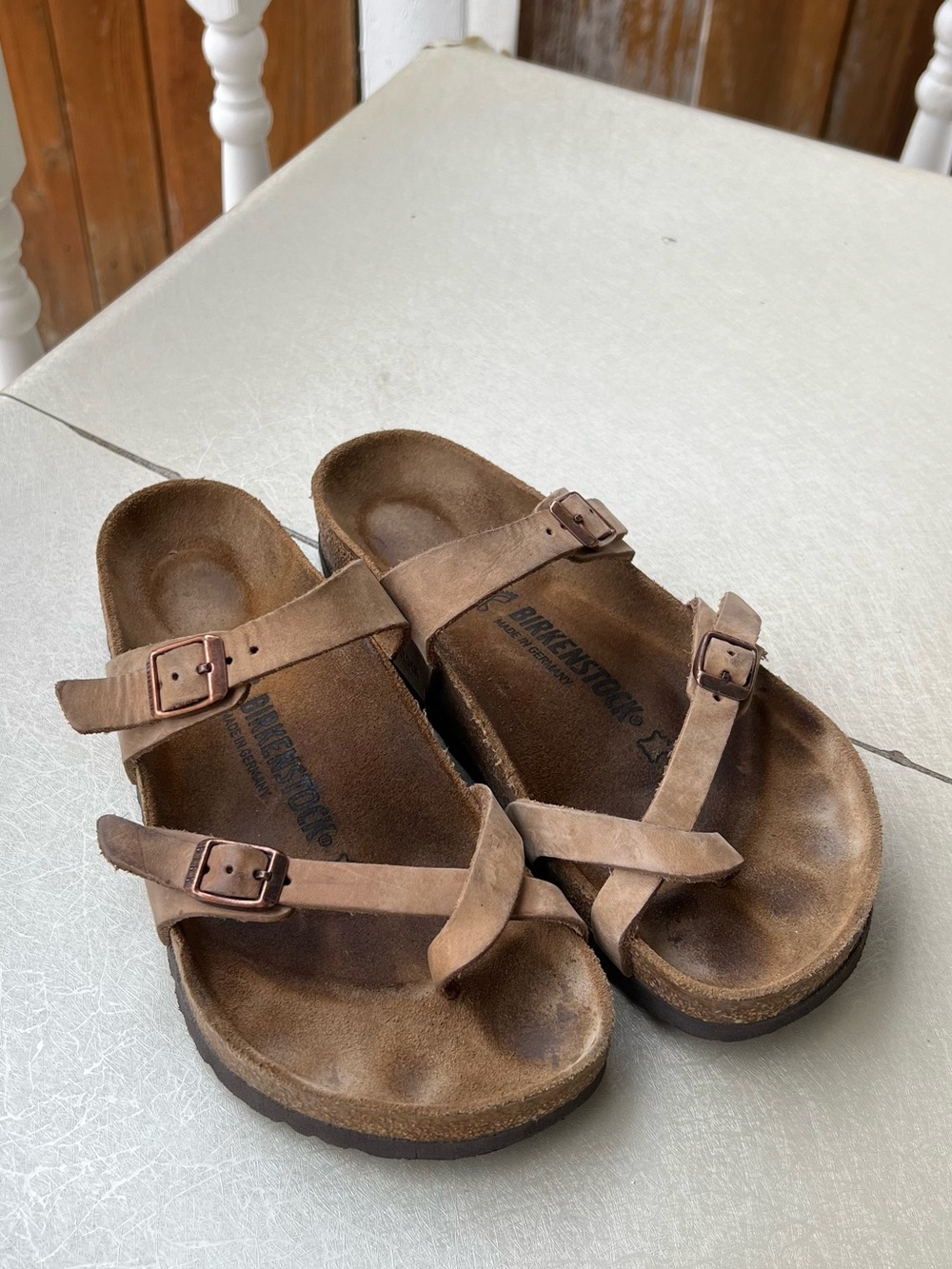 Birkenstock Mayari Women's Size 7 EUR
38 Brown Leather Toe Loop Sandals Slides